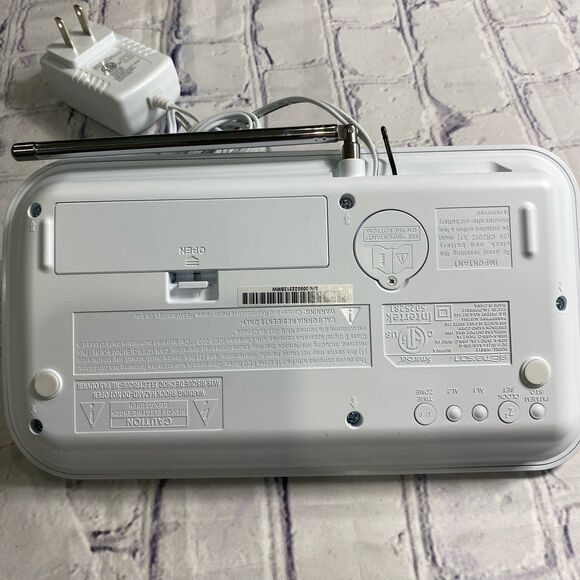 Emerson Weather Band Dual Alarm Clock Radio SmartSet WBS12 15W Wireless Charger - Picture 5 of 9